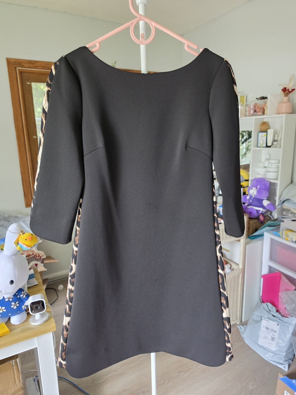 VINCE CAMUTO Black Shift Dress with Leopard Side Panels